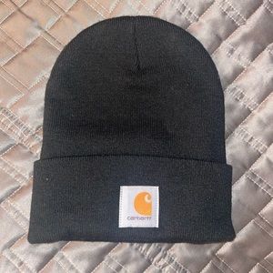 Carhartt Beanie - classic black. Worn 3-4 times only. Unisex!